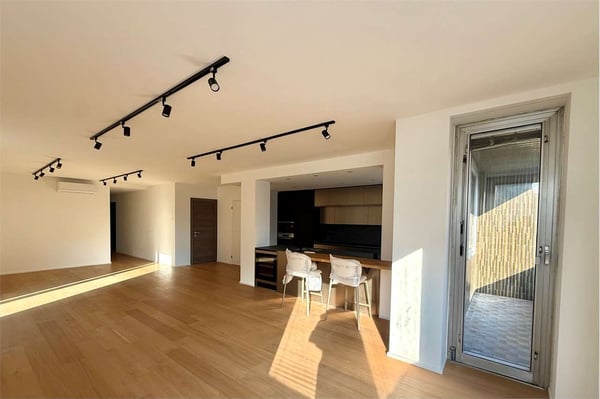 Elegante 5.5 locali ristrutturato con grande terrazzo 3