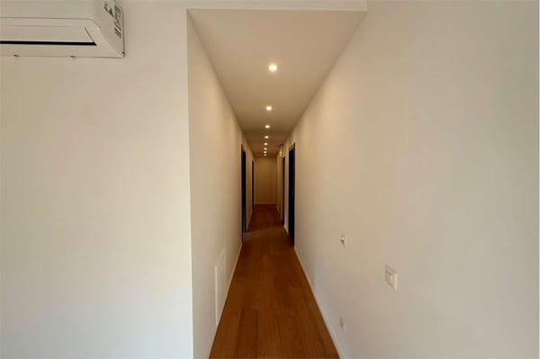Elegante 5.5 locali ristrutturato con grande terrazzo 10