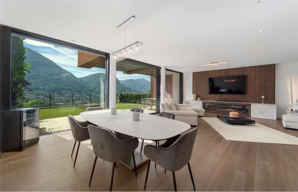 Duplex vista lago con giardino e piscina 2