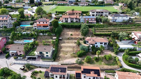 Terreno edificabile vista lago con progetto approvato 2