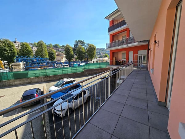 Chiasso (Via Puccini 2) - Ampio 3.5 Locali di 95 mq al PT con Grande B 6