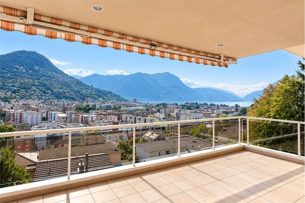 Elegante Residenza con vista lago e giardino privato 2