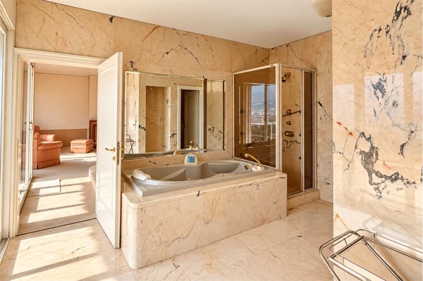 Elegante Residenza con vista lago e giardino privato 7