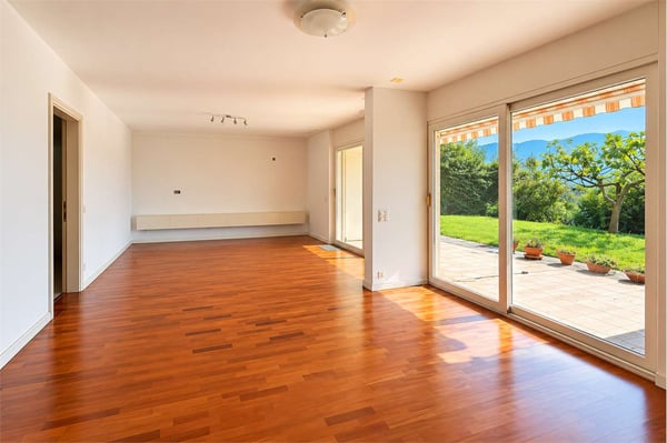 Elegante Residenza con vista lago e giardino privato 12