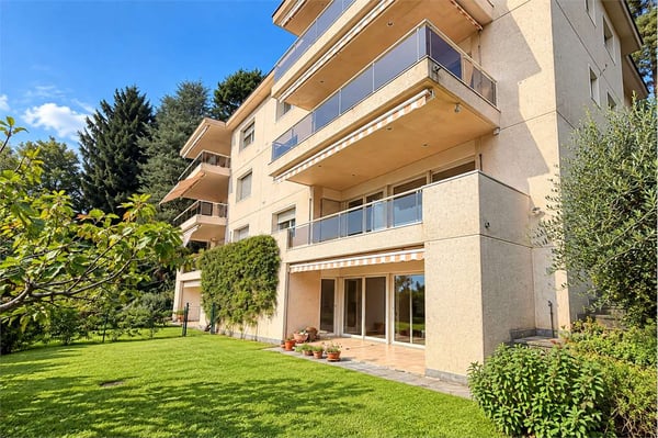 Elegante Residenza con vista lago e giardino privato 1