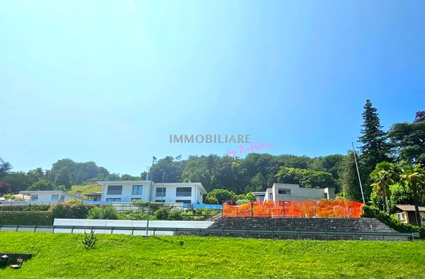 Terreno edificabile per una villa su 3 piani ad Agra  Collina dOro 8