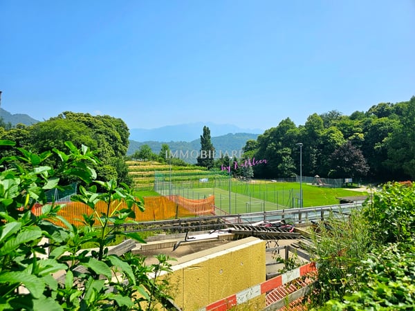 Terreno edificabile per una villa su 3 piani ad Agra  Collina dOro 6