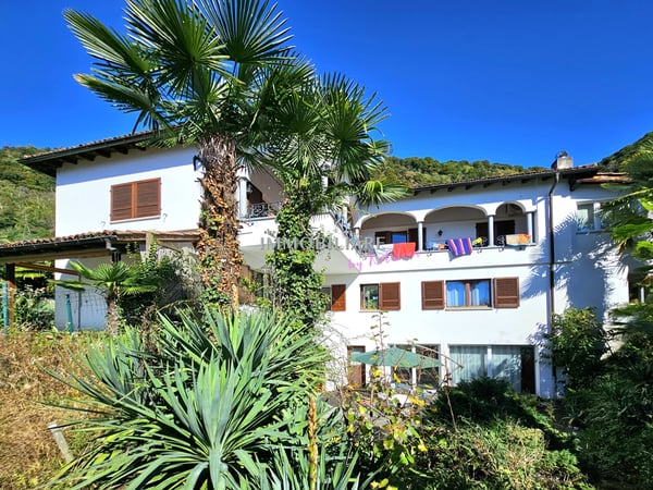 Zwei Villen mit Seeblick ideal als Familiensitz für die Ferien 2