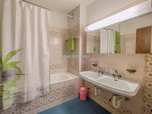 Helle, ruhige Ferienwohnung mit grossem Balkon, Gemeinschaftspool 8