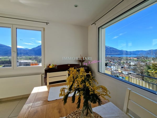 Ferienwohnung mit fantastischem Weitblick, Kamin, Garten und Garage 2