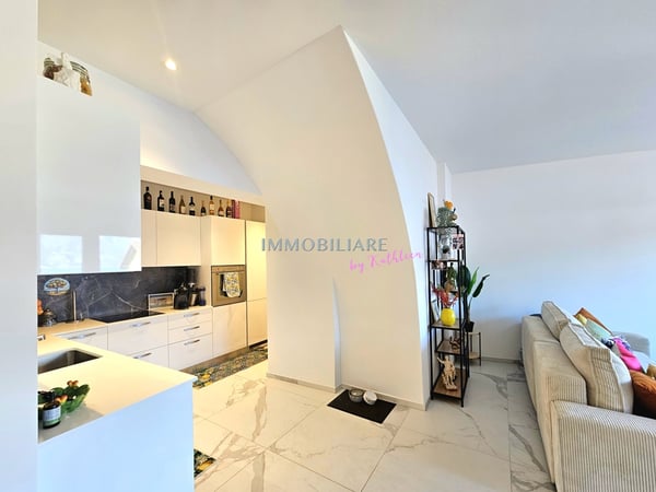 Sanierte Wohnung mit Seeblick und Garage, Seezugang öffentl. gegenüber 12