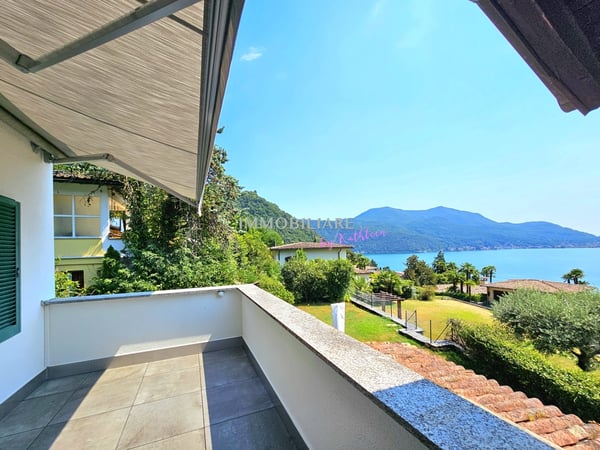 Appartamento nel Villa nel primo piano con bella terrazza e vista lago