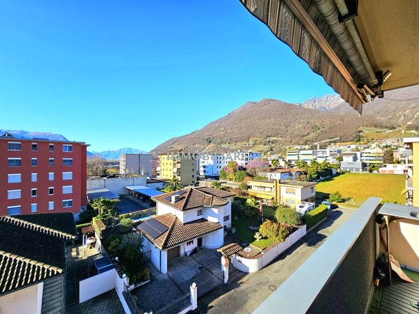 Ferienwohnung am Park, ruhig, Weitblick, niedrige Spesen, Stellplatz 1