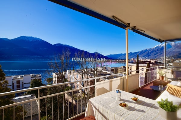Ihr Logenplatz am Lago Maggiore: Attika mit Hallenbad und Kamin 3