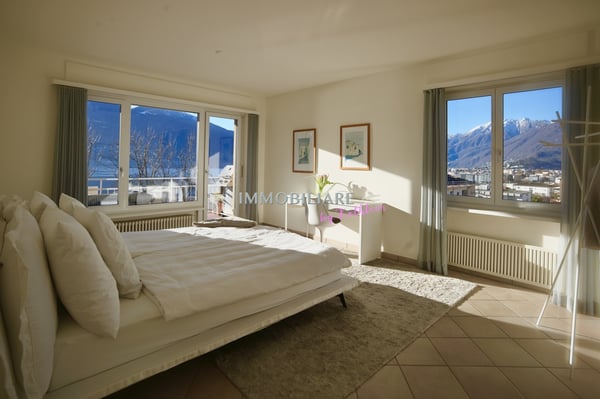 Ihr Logenplatz am Lago Maggiore: Attika mit Hallenbad und Kamin 10