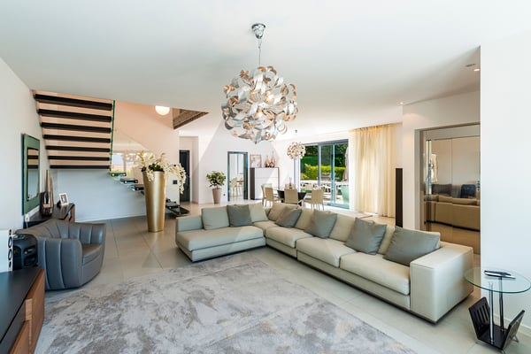 MODERNA VILLA IN POSIZIONE DOMINANTE A LUGANO 3