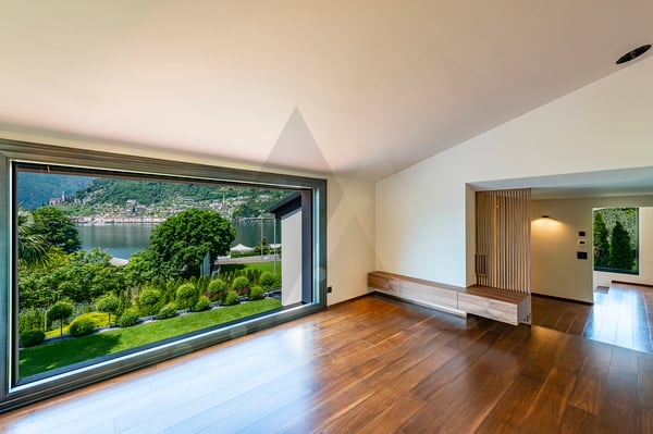 LUSSUOSA VILLA VISTA LAGO CON DARSENA PRIVATA 9