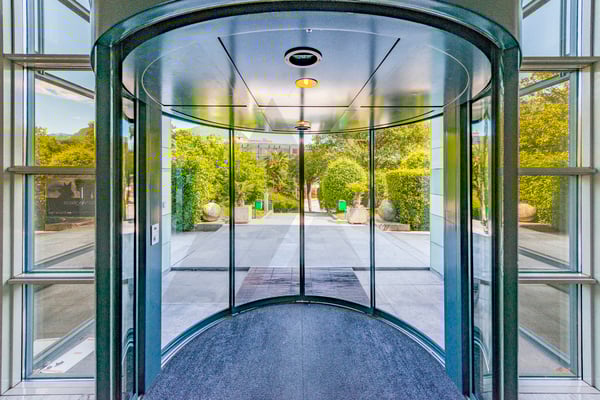 QUATTRO SPAZIOSI UFFICI SU DUE PIANI CON PARCHEGGI 1