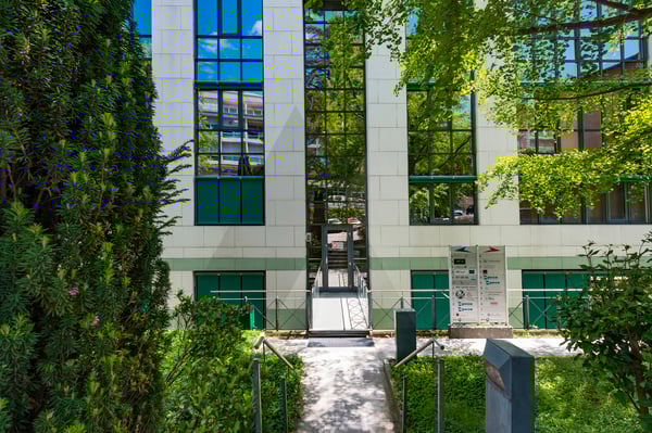 QUATTRO SPAZIOSI UFFICI SU DUE PIANI CON PARCHEGGI 2