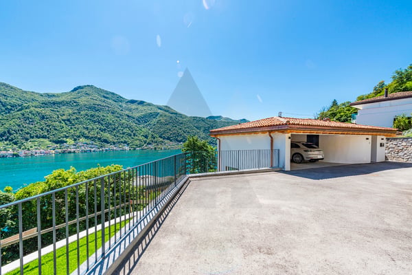VILLA DI PRESTIGIO CON SPLENDIDA VISTA LAGO 2