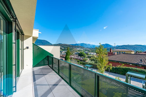 CINQUE NUOVE VILLE A SCHIERA CON STILE E COMFORT A MANNO 9