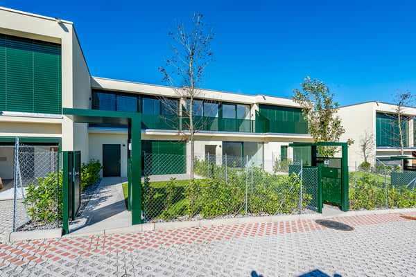 NUOVA VILLA A SCHIERA: UN'OASI DI STILE E BENESSERE 2