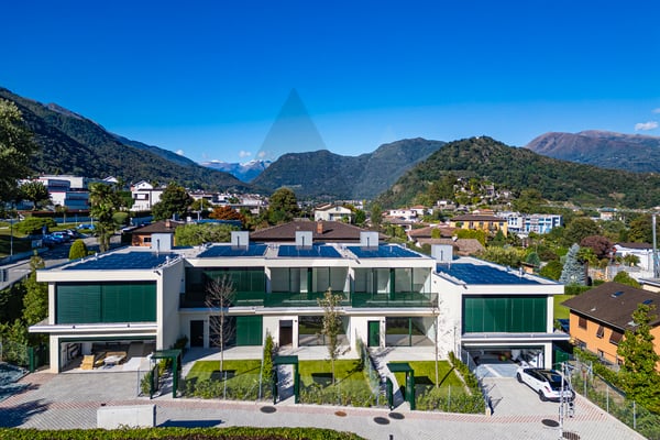 NUOVA VILLA A SCHIERA: UN'OASI DI STILE E BENESSERE 3