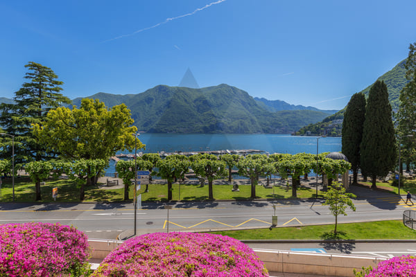 RESIDENZA FRONTE LAGO CON GIARDINO PRIVATO NEL CENTRO DI LUGANO 2