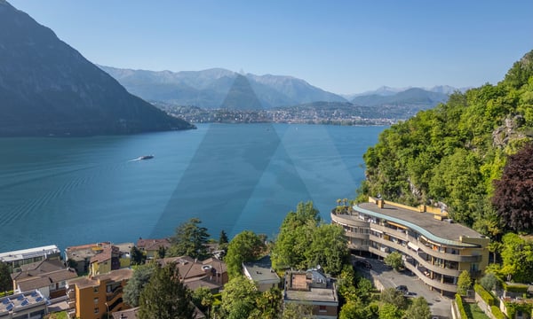 STUDIO ARREDATO CON TERRAZZA E VISTA LAGO 1