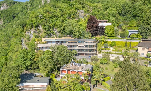 STUDIO ARREDATO CON TERRAZZA E VISTA LAGO 2