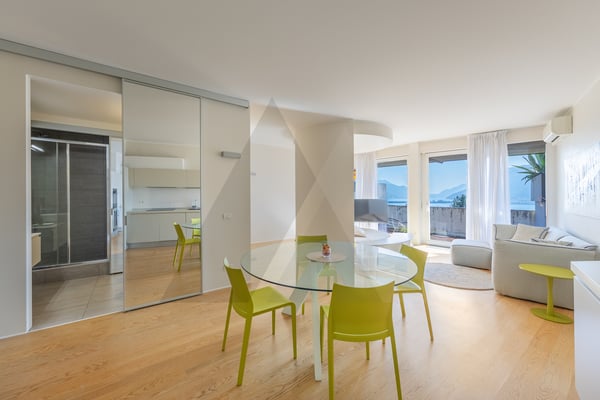 STUDIO ARREDATO CON TERRAZZA E VISTA LAGO 3
