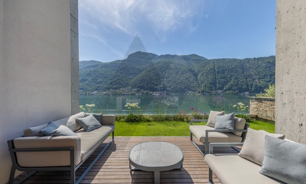 VISTA LAGO, GIARDINO PRIVATO, WELLNESS E ARREDI DI DESIGN 13