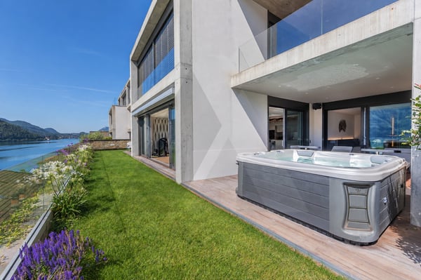 VISTA LAGO, AREA WELLNESS PRIVATA E PISCINA CONDOMINIALE