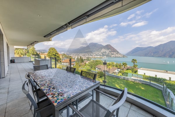ATTICO CON VISTA LAGO, PISCINA INTERNA E SPA 3