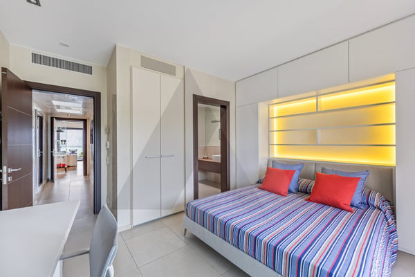 ATTICO CON VISTA LAGO, PISCINA INTERNA E SPA 9