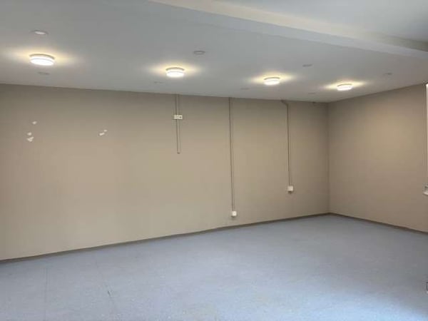 MORBIO/CHIASSO Spazio commerciale 8