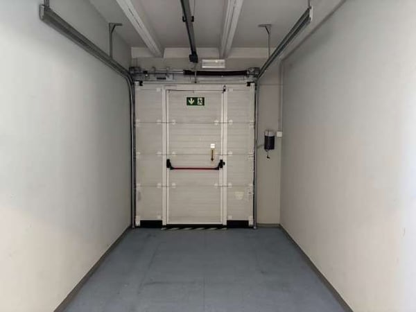 MORBIO/CHIASSO Spazio commerciale 10