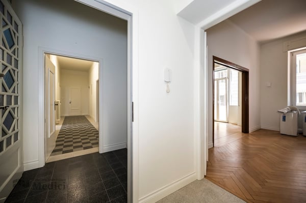 PRESTIGIOSO ED ELEGANTE UFFICIO NEL CUORE DI CHIASSO 12