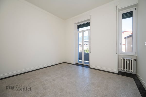 PRESTIGIOSO ED ELEGANTE UFFICIO NEL CUORE DI CHIASSO 7