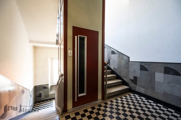 PRESTIGIOSO ED ELEGANTE UFFICIO NEL CUORE DI CHIASSO 18