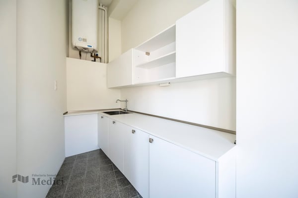 PRESTIGIOSO ED ELEGANTE UFFICIO NEL CUORE DI CHIASSO 11