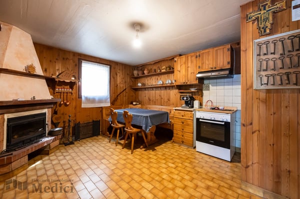 CASA UNIFAMILIARE CON GRANDE GIARDINO 16