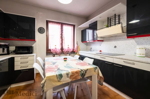CASA UNIFAMILIARE CON GRANDE GIARDINO 6