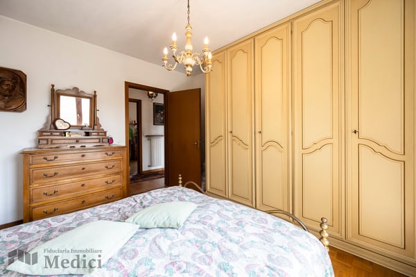CASA UNIFAMILIARE CON GRANDE GIARDINO 9