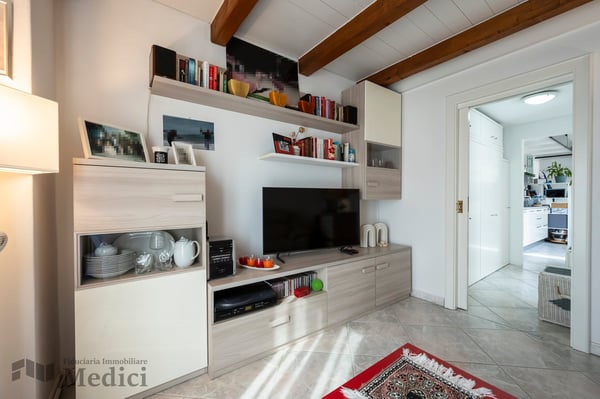 ELEGANTE DUPLEX 2.5 LOCALI IN CORTE CARATTERISTICA TICINESE 6