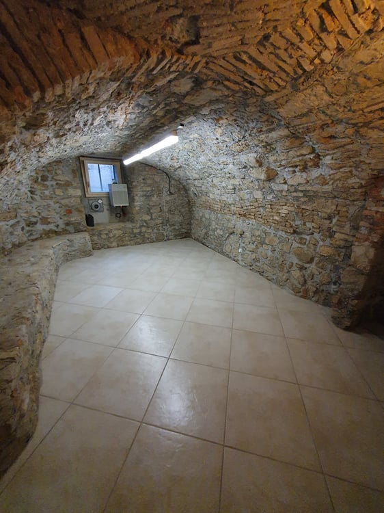 MODERNO ED ELEGANTE 2.5 LOCALI ALTO STANDING 9