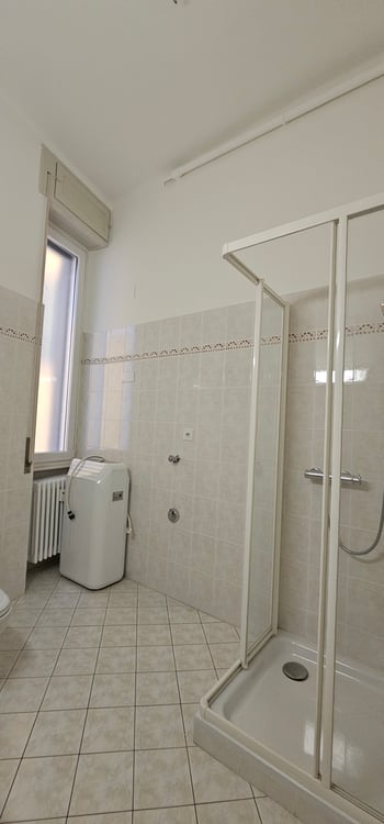 AMPIO E LUMINOSO 4 LOCALI IN POSIZIONE STRATEGICA 5