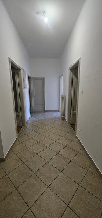 AMPIO E LUMINOSO 4 LOCALI IN POSIZIONE STRATEGICA 7