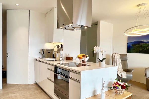 Luxuriöse 2,5 Zimmerwohnung in direkter Seenähe 12