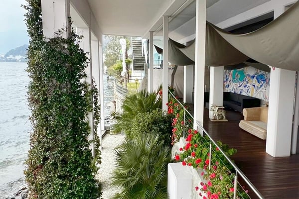 Luxuriöse 2,5 Zimmerwohnung in direkter Seenähe 48